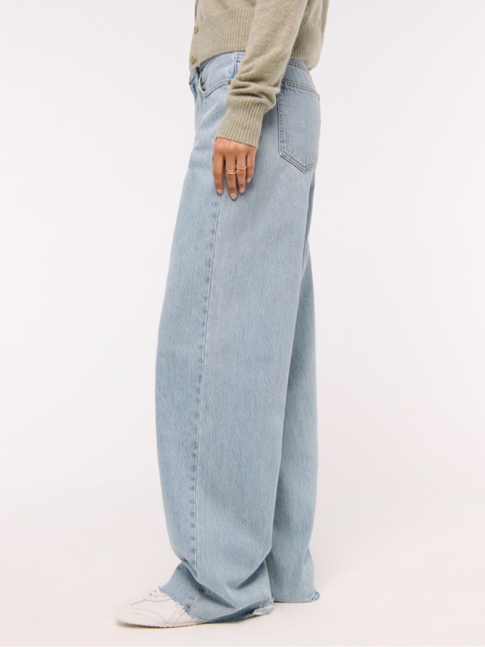 Abercrombie & Fitch Low Rise Ultra Loose Jeans NWT - Picture 3 of 9